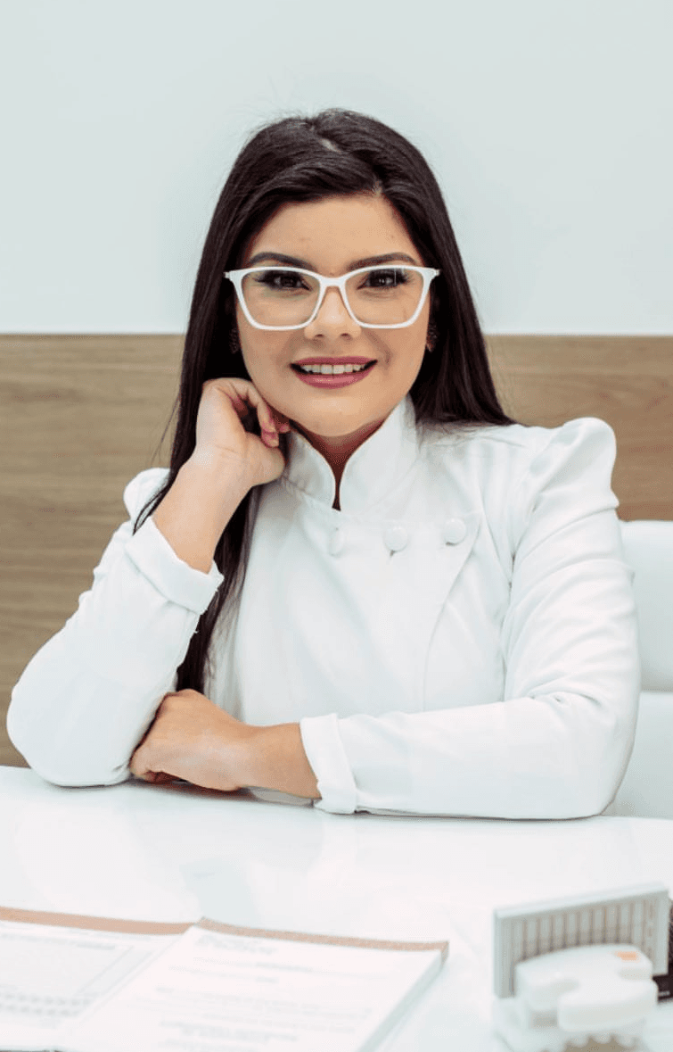 Retrato profissional de Dra. Beatriz, da equipe LB Odontologia