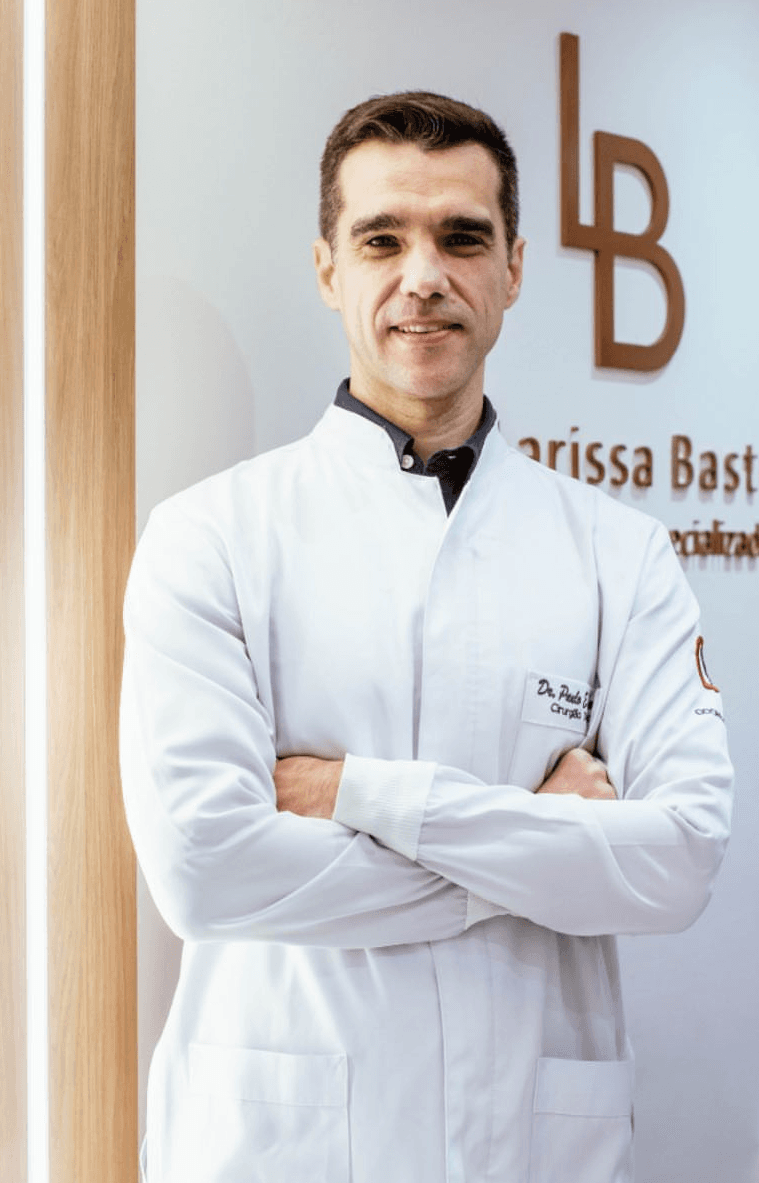 Retrato profissional de Dr. Paulo, da equipe LB Odontologia